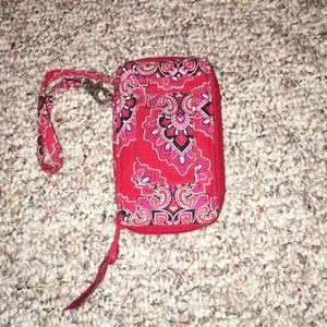 Small wristlet